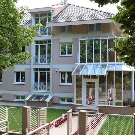 Grand Park Rooms & Apartments Čačak Dış mekan fotoğraf
