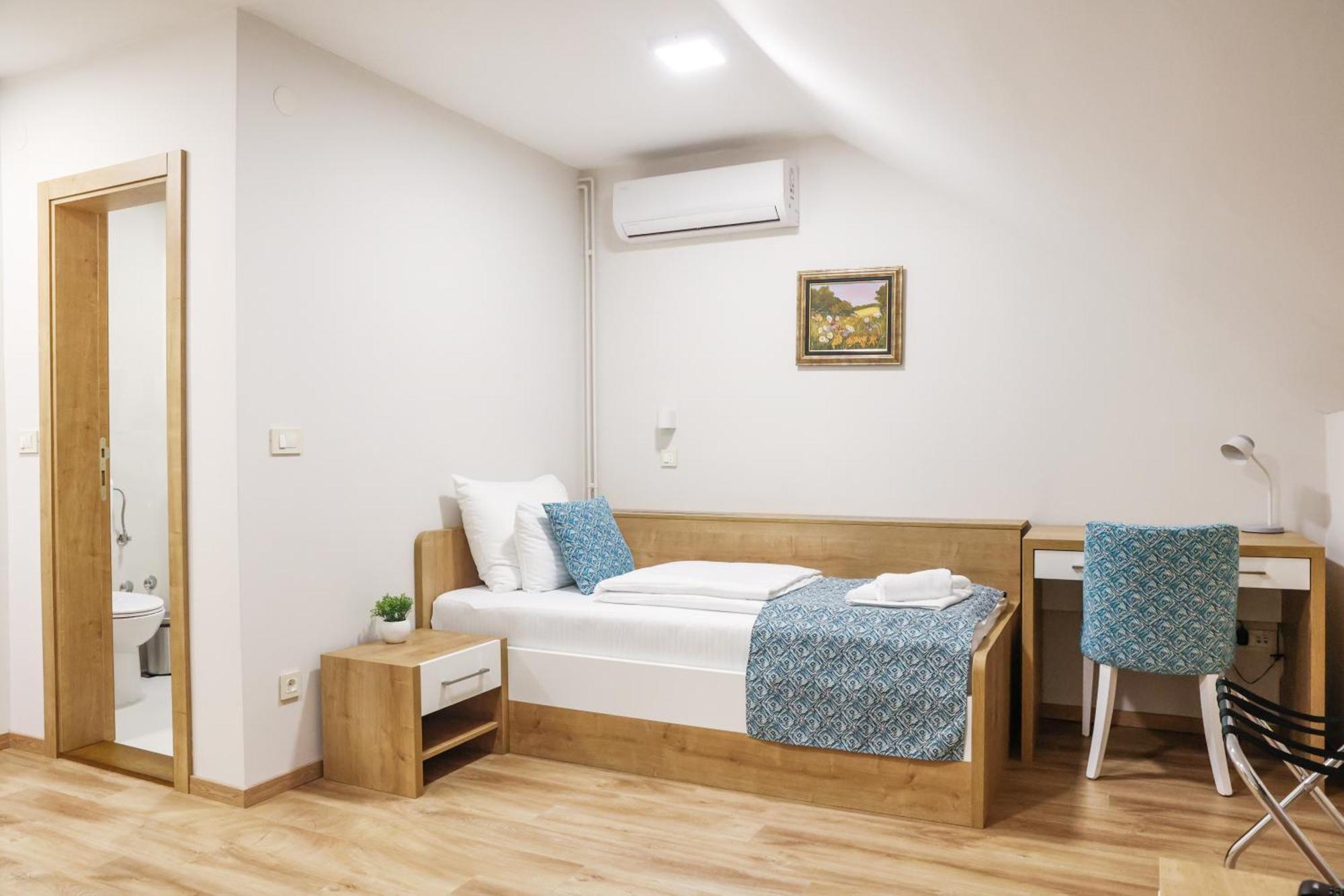 Grand Park Rooms & Apartments Čačak Dış mekan fotoğraf