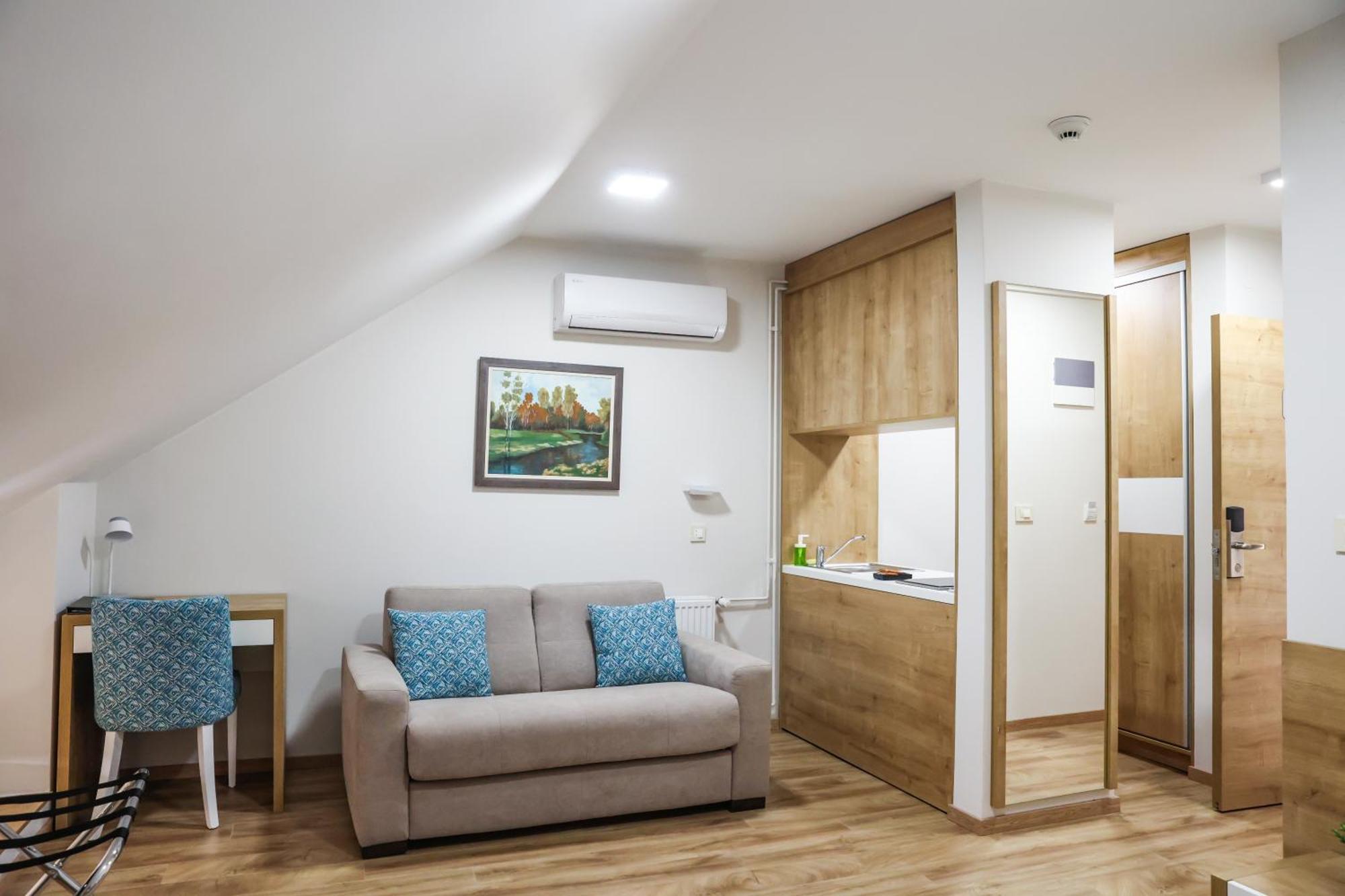 Grand Park Rooms & Apartments Čačak Dış mekan fotoğraf