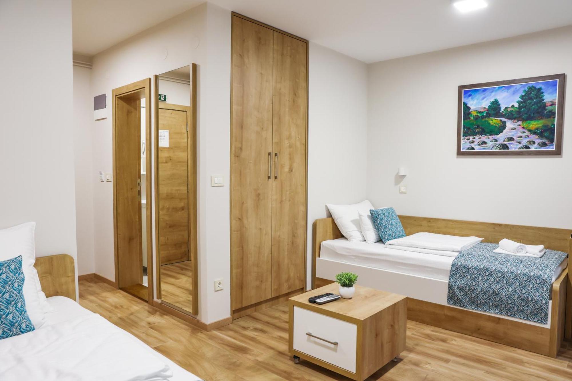 Grand Park Rooms & Apartments Čačak Dış mekan fotoğraf