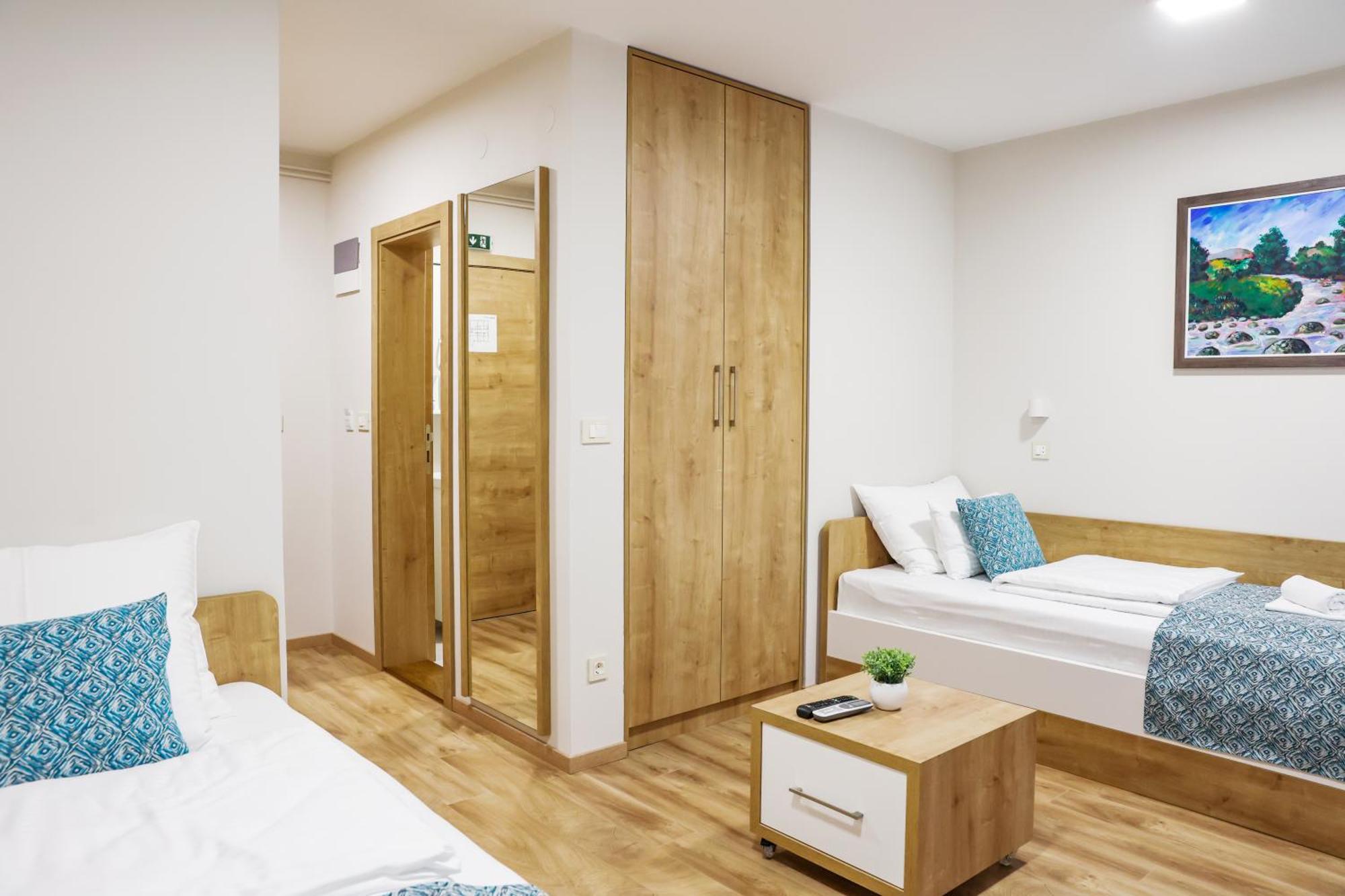 Grand Park Rooms & Apartments Čačak Dış mekan fotoğraf